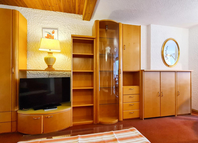 Zi06 Doppelzimmer Schönblick mit Balkon und weiter Blick ins Grüne 