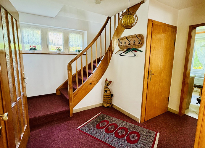 Ferienhaus Oesterle - Idyllisches Schwarzwaldhaus am Bach mit Terrasse & Balkon