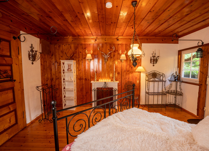 Schwarzwaldhaus Wolftal – Historisches Jagdanwesen mit Kutschenmuseum, Park und Wildbach im Schwarzwald