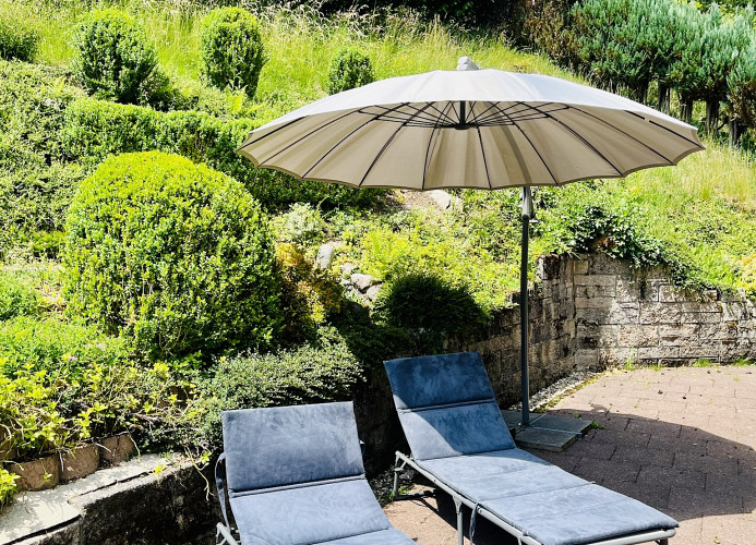 Ferienhaus Oesterle - Idyllisches Schwarzwaldhaus am Bach mit Terrasse & Balkon