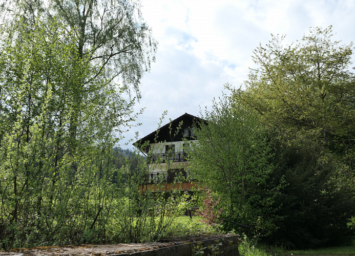 Freizeitheim Wilhelm Kiefer Haus mit großem Grundstück, Feuerstelle, Tennisplatz