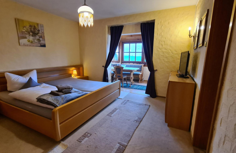 Zi04 Doppelzimmer Loggia und Balkon 