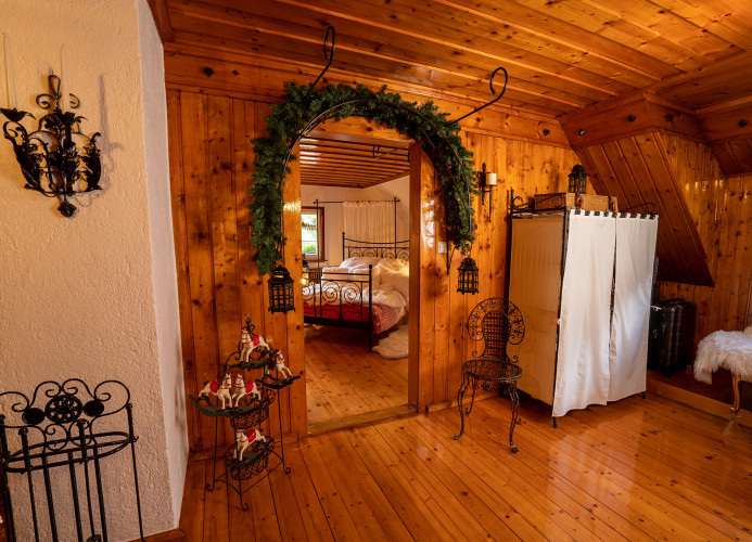 Schwarzwaldhaus Wolftal – Historisches Jagdanwesen mit Kutschenmuseum, Park und Wildbach im Schwarzwald