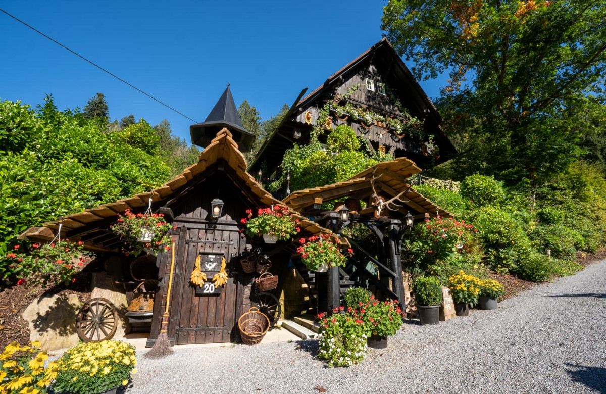Schwarzwaldhaus Wolftal – Historisches Jagdanwesen, Park und Wildbach im Schwarzwald