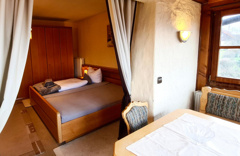 Zi04 Doppelzimmer Loggia und Balkon 