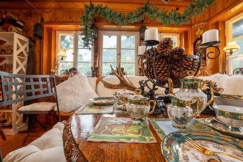 Schwarzwaldhaus Wolftal – Historisches Jagdanwesen mit Kutschenmuseum, Park und Wildbach im Schwarzwald