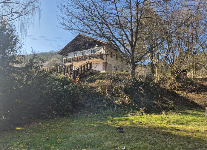 Freizeitheim Wilhelm Kiefer Haus mit großem Grundstück, Feuerstelle, Tennisplatz