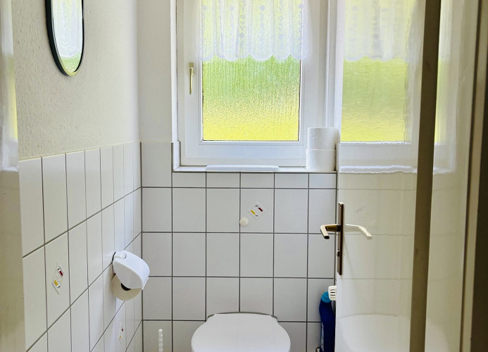 Ferienhaus Oesterle - Idyllisches Schwarzwaldhaus am Bach mit Terrasse & Balkon