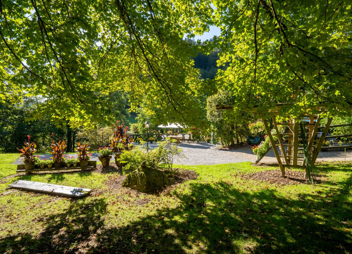 Schwarzwaldhaus Wolftal – Historisches Jagdanwesen mit Kutschenmuseum, Park und Wildbach im Schwarzwald