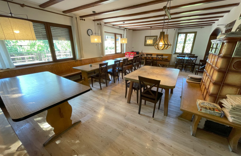 Freizeitheim Wilhelm Kiefer Haus mit großem Grundstück, Feuerstelle, Tennisplatz