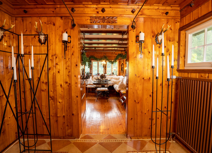 Schwarzwaldhaus Wolftal – Historisches Jagdanwesen mit Kutschenmuseum, Park und Wildbach im Schwarzwald