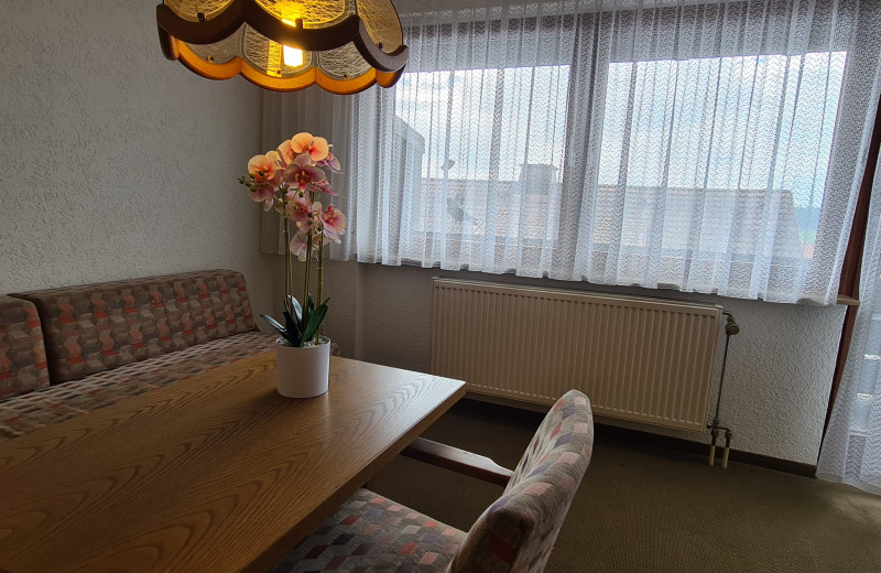 Doppelzimmer Heimatliebe mit schönem Balkon - Pension Hauber 