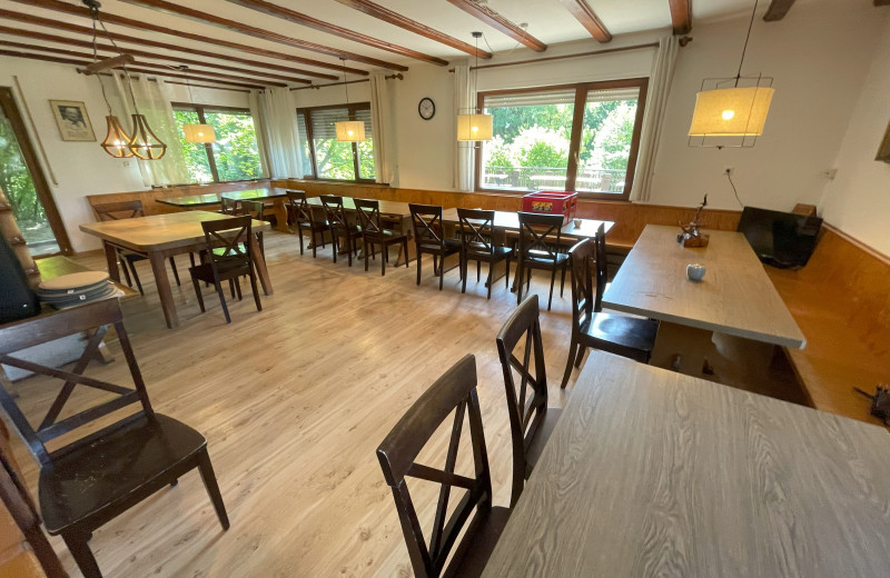 Freizeitheim Wilhelm Kiefer Haus mit großem Grundstück, Feuerstelle, Tennisplatz