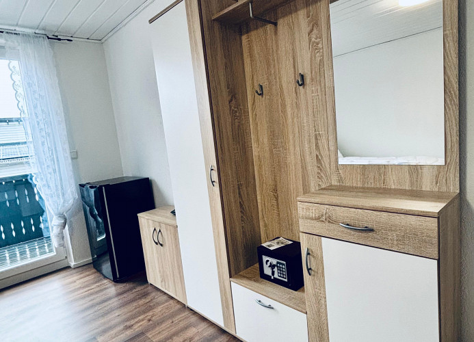 Doppelzimmer 4 „Focus“ - Suhitha´s Gästehaus Villingen-Schwenningen