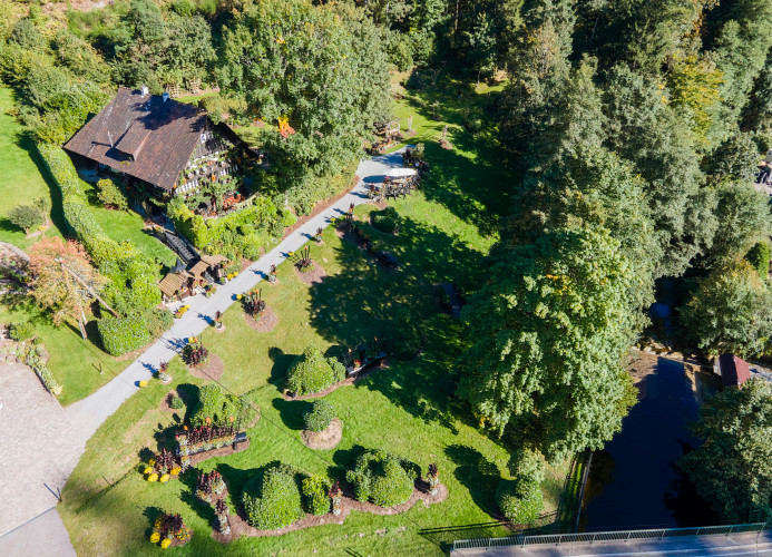 Schwarzwaldhaus Wolftal – Historisches Jagdanwesen, Park und Wildbach im Schwarzwald