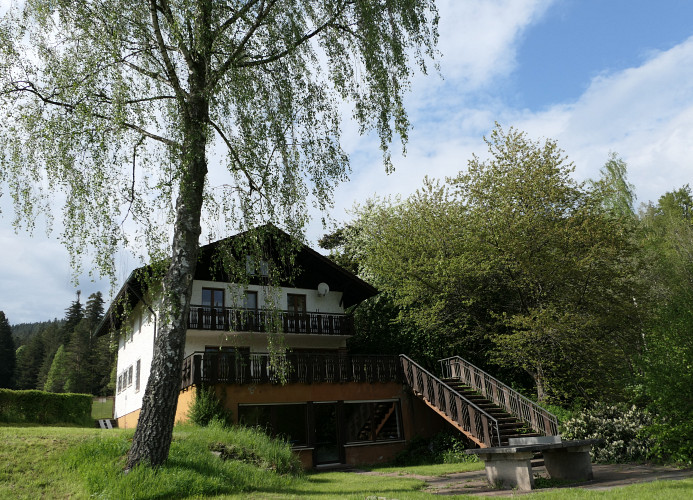 Freizeitheim Wilhelm Kiefer Haus mit großem Grundstück, Feuerstelle, Tennisplatz