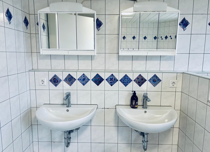 Doppelzimmer 4 „Focus“ - Suhitha´s Gästehaus Villingen-Schwenningen