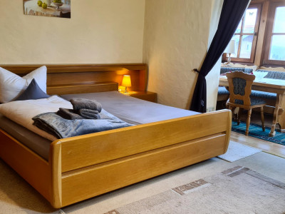 Zi04 Doppelzimmer Loggia und Balkon 